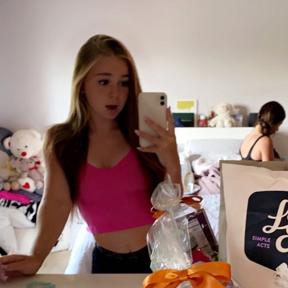 Meet your Posher, Jordyn - Picture 1 of 1